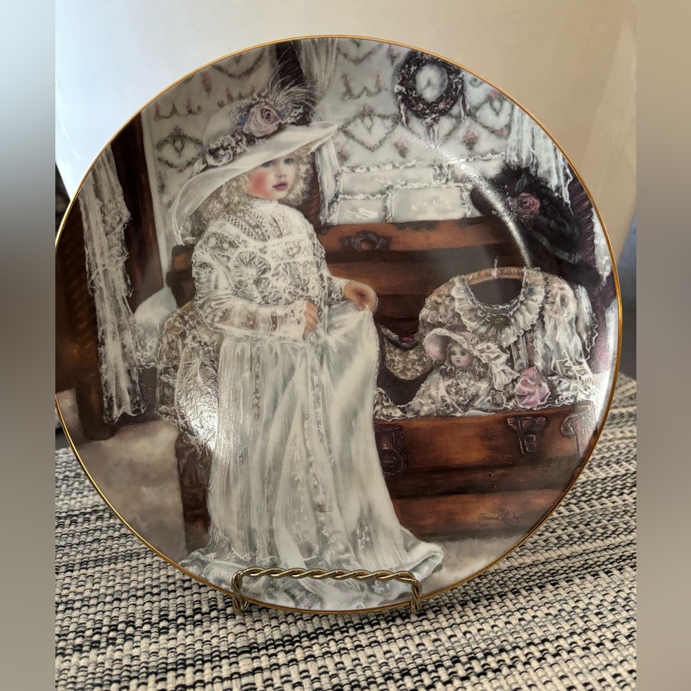 Knowles Collector Plate Olivia 1990 Fourth in Heirlooms and Lace Series VTG